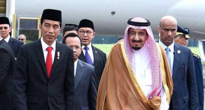Presiden Jokowi Sambut Langsung Kedatangan Raja Salman - Biro Pers Kepresidenan